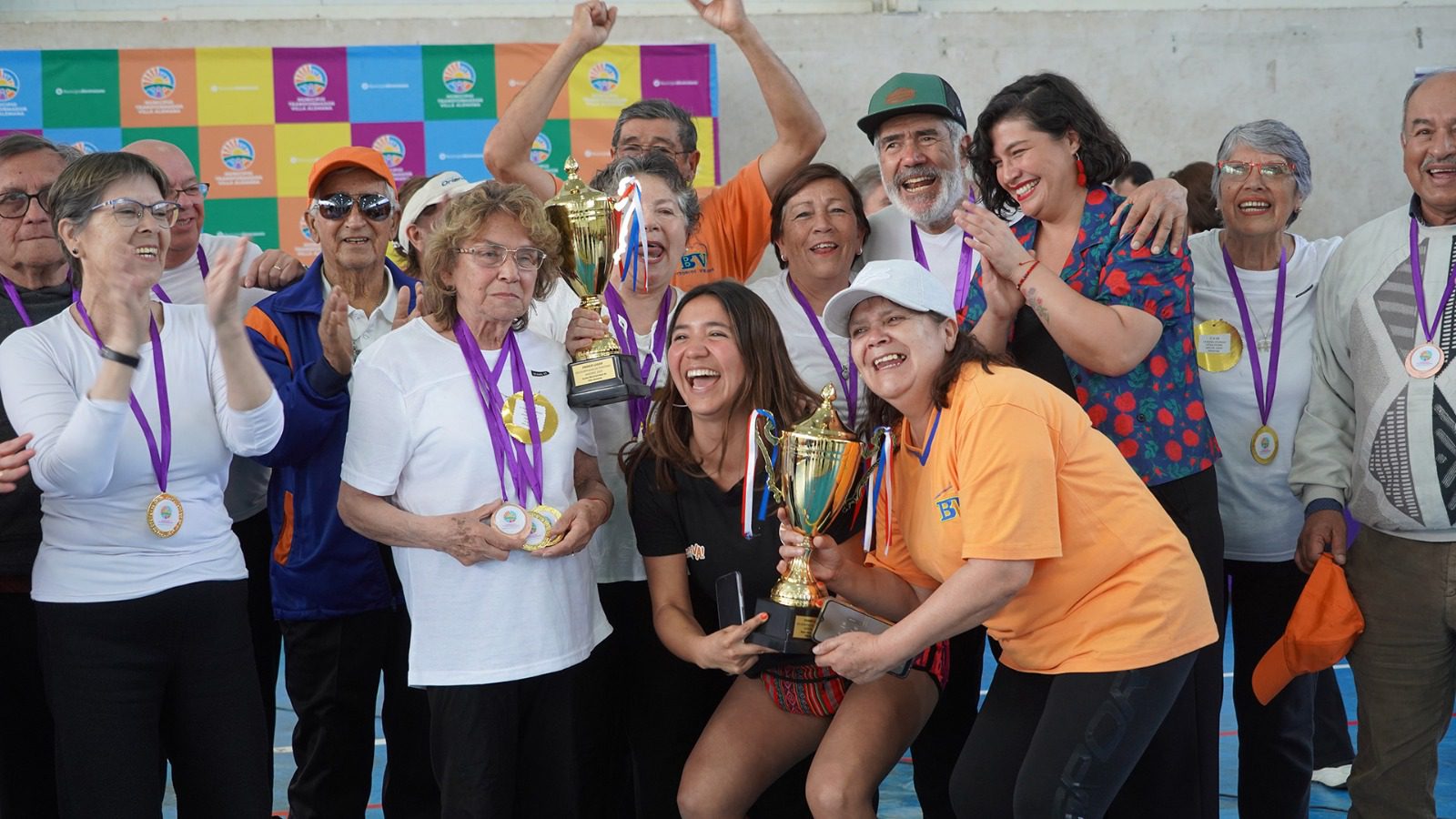 VILLA ALEMANA PREMIÓ A 89 PERSONAS MAYORES EN GRAN OLIMPIADA COMUNAL