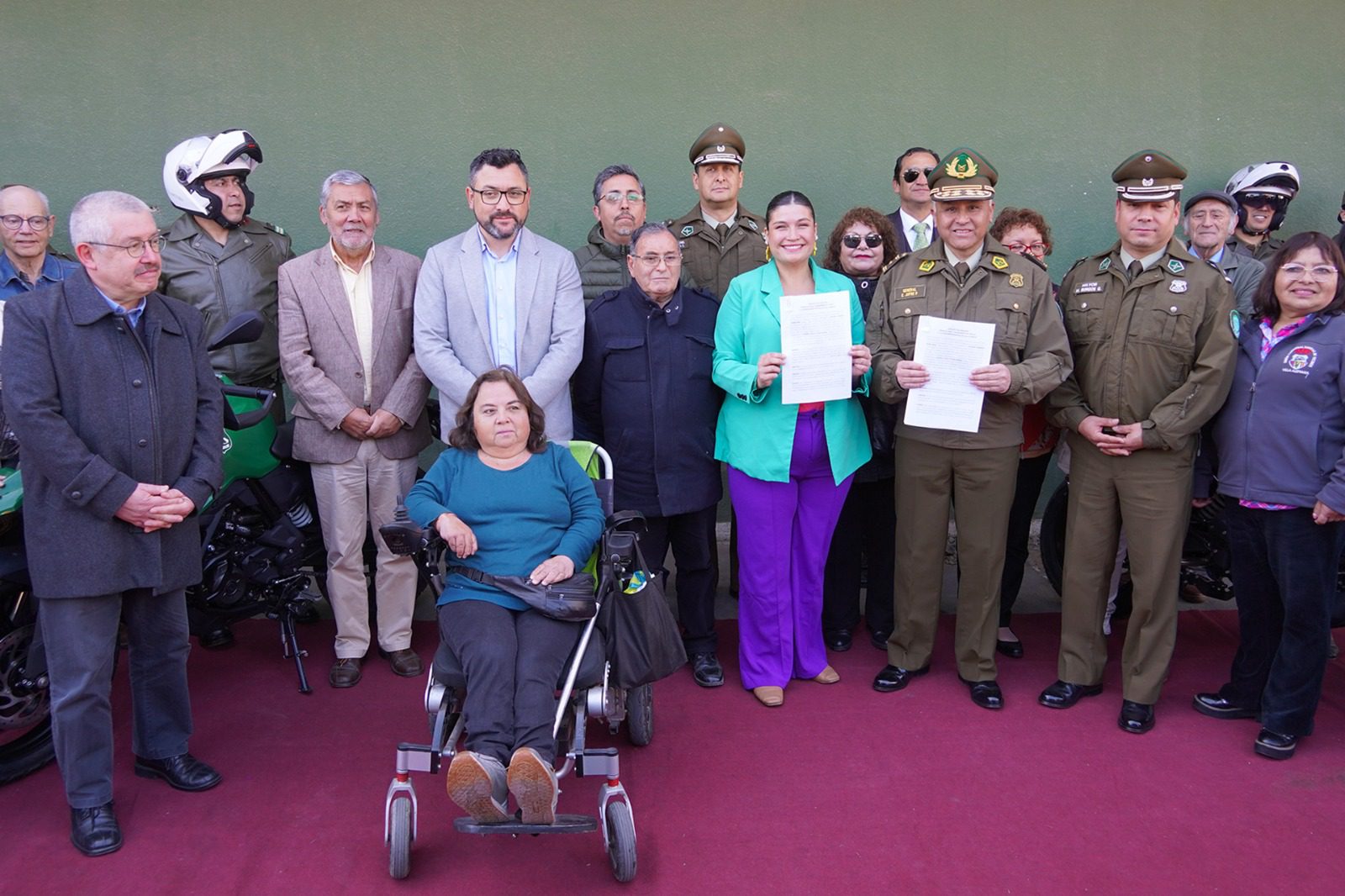 MÁS SEGURIDAD Y PATRULLAJE EN VILLA ALEMANA: MUNICIPIO DONÓ 2 MOTOS A CARABINEROS DE LA COMUNA